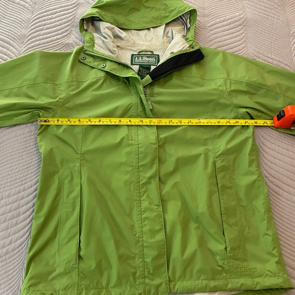 L.L.Bean windbreaker jacket. Bright green, women’s medium. - Picture 4 of 11